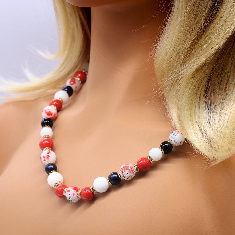 Necklace Printed Glass Beads Rhinestones Red Black White Beads - Picture 2 of 3
